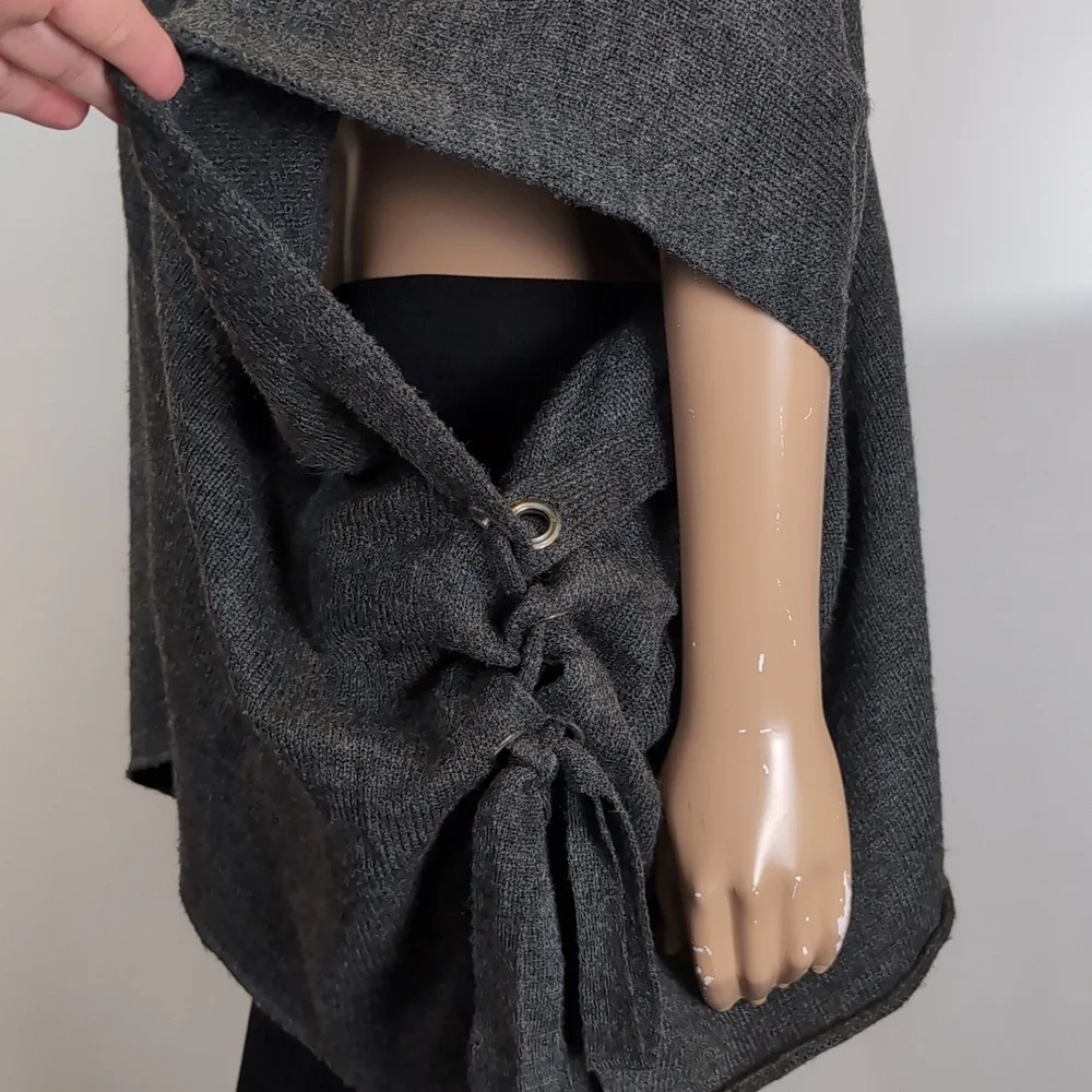 Michael Kors Charcoal Grey Knit Poncho Lace Up Grommet Cape Sweater Womens O/S - Picture 6 of 14